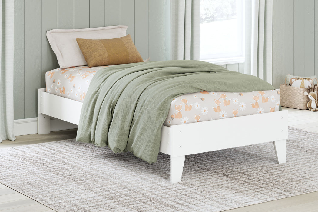 Hallityn - Platform Bed