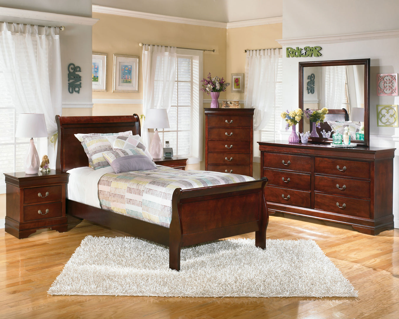 Sleigh Bed